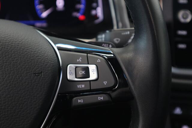 Volkswagen T-Roc 1.5 TSI Sport Panorama dak Stuurwielverwarming