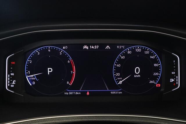 Volkswagen T-Roc 1.5 TSI Sport Panorama dak Stuurwielverwarming