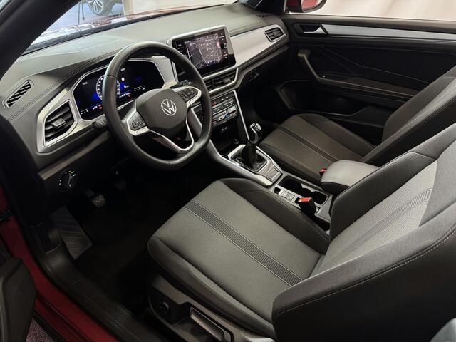 Volkswagen T-Roc Cabrio TSI VIR.COCKPIT CARPLAY NAVI IQ.LED STOEL/STUUR.VERW DAB ADAP.CRUISE 05/2024 ?Top Auto's Wijchen. 30 Jaar Specialist in Volkswagen : Alle Type's : R-Line Edition / Style / First Edition / Highline / Life , Zowel PHEV / HEV / MHEV / Benzine ?