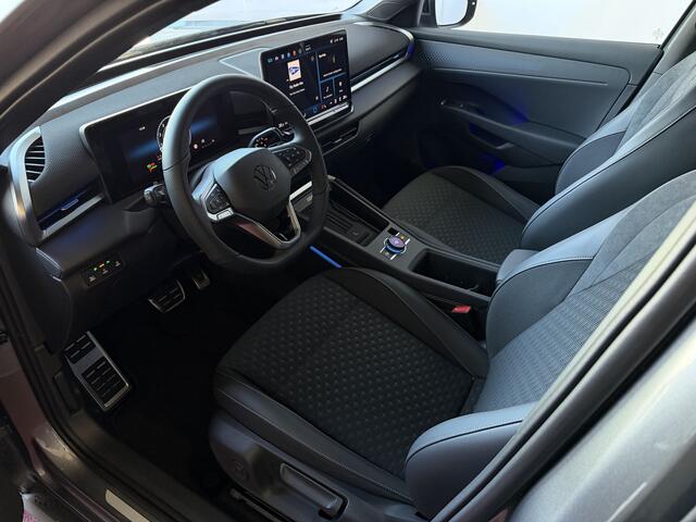 Volkswagen T-Roc 1.5 eTsi 150PK R-LINE EDITION BLACK STYLE IQ LED/GRIL/LOGO STOEL/STUUR.VERW ELEK.KLEP 2026