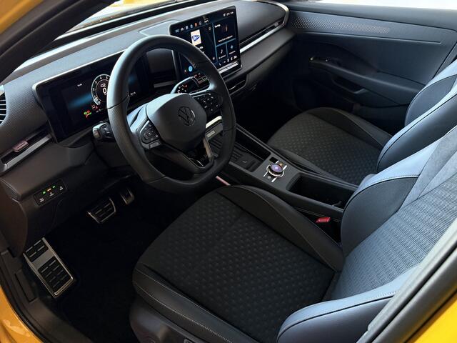 Volkswagen T-Roc 1.5 eTsi R-LINE 150PK EDITION BLACK STYLE 19''LMV IQ LED/GRIL/LOGO STOEL/STUUR.VERW ELEK.KLEP 2026