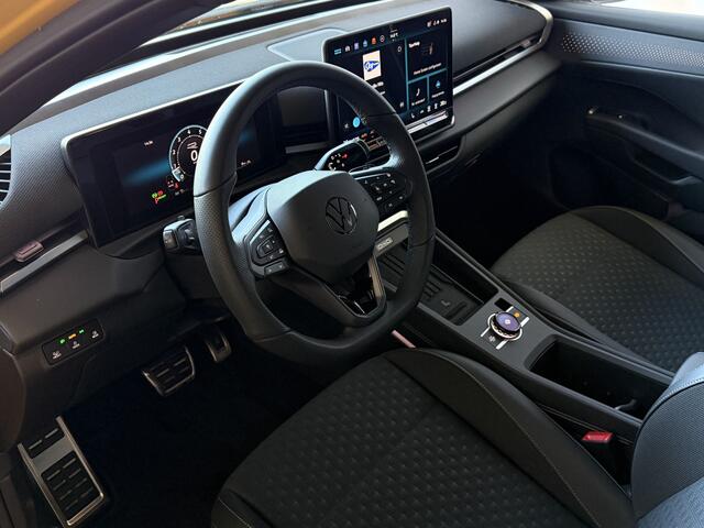 Volkswagen T-Roc 1.5 eTsi R-LINE 150PK EDITION BLACK STYLE 19''LMV IQ LED/GRIL/LOGO STOEL/STUUR.VERW ELEK.KLEP 2026