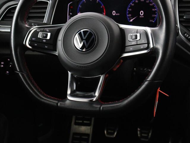 Volkswagen T-Roc 1.5 TSI Sport | Trekhaak | Virtual Cockpit | Carplay | Full LED | Adaptive cruise | Navigatie | Climate control | Parkeerhulp | Bluetooth | 17'' | Getint glas