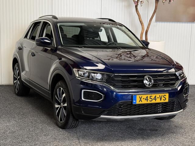Volkswagen T-Roc 1.5 TSI Style Business NAVIGATIE ADAPTIVE CRUISE CONTROL APPLE CARPLAY/ANDROID RIJSTROOKSENSOREN ACHTERUITRIJCAMERA AFN. TREKHAAK ZEER MOOI ! 3010