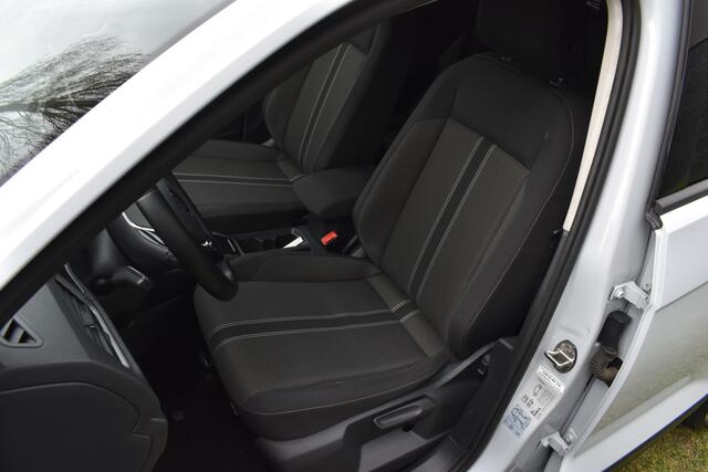 Volkswagen T-Roc 1.5 TSI Automaat Navi parkeer-camera