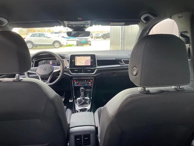 Volkswagen T-Roc 1.5 TSI R-Line DSG-aut. R-LINE / Trekhaak afn. / Camera / Stoelverw. / IQ Light / FABRIEKS garantie