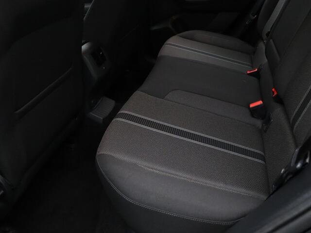 Volkswagen T-Roc TSI Style Business 115pk Adapt. Cruise | Carplay | Navi | Parkeersens. v+a |