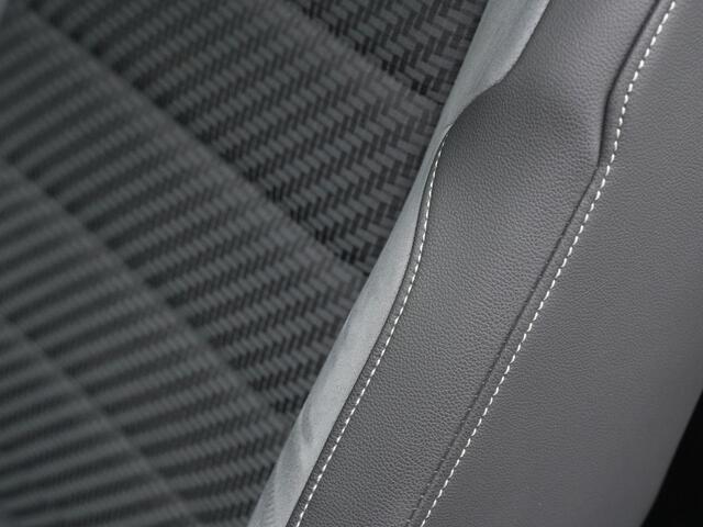 Volkswagen T-Roc Cabrio 1.5 TSI 150 pk DSG R-Line | Trekhaak | Stuur-/stoelverwarming | Navigatie | Adaptive Cruise | Side Assist