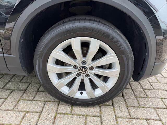 Volkswagen T-Roc 1.5 TSI Sport Stuur\Stoel verw | Trekhaak | App |