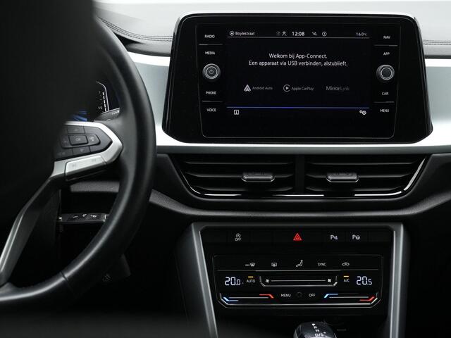 Volkswagen T-Roc 1.5 TSI 150 pk DSG Life | Navigatie | Adaptive Cruise | Parkeersensoren voor/achter | Carplay | 2-zone Climatronic
