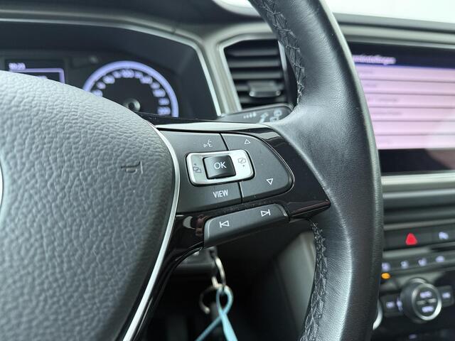 Volkswagen T-Roc 1.0 TSI Style | 110 PK | Climate control | Parkeersensoren | Adaptive cruise control |