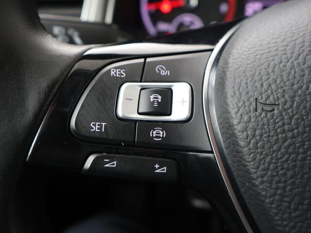 Volkswagen T-Roc 1.0 TSI Style | 110 PK | Navigatiesysteem | Adaptive cruise control | Apple Carplay/Android Auto |