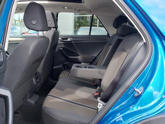 Volkswagen T-Roc 1.0 TSI 110pk Style Advance-Pack | 1ste Eigenaar | Apple Carplay+Android Auto | Clima | Adap.Cruise | Led Koplampen | Panorama Schuifdak | Pdc V+A+Camera | Privacy Glass | 17''lm