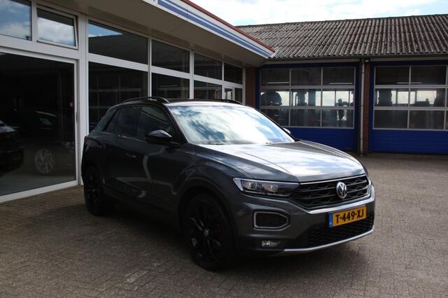 Volkswagen T-Roc 1.5 TSI Sport, Autom, Camera, Trekhaak, Stoelverw., Navi, Carplay