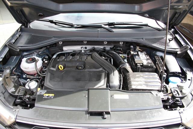 Volkswagen T-Roc 1.5 TSI Sport, Autom, Camera, Trekhaak, Stoelverw., Navi, Carplay