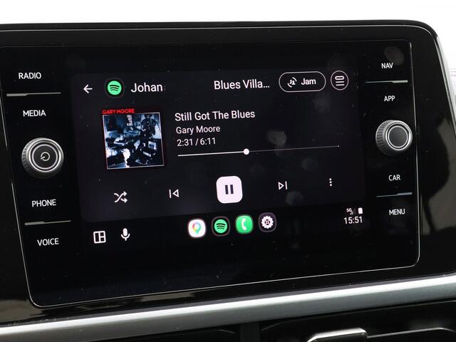 Volkswagen T-Roc 1.0 TSI 110pk Life · Camera · Apple/Android Car Play · P-Sensoren · Airco · Navigatie · 16'' Inch ·