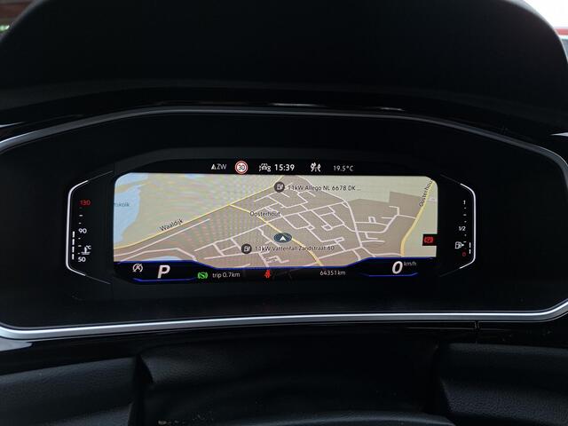 Volkswagen T-Roc 1.5 TSI R-Line Automaat, Carplay, trekhaak, cruise