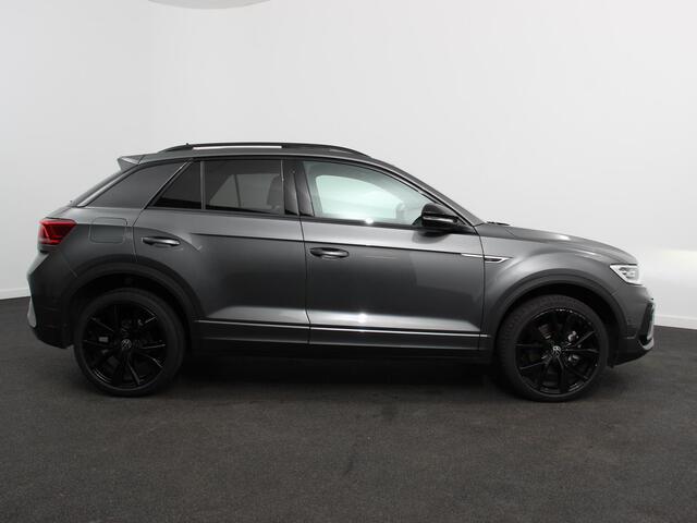 Volkswagen T-Roc 1.5 TSI DSG R-Line + Design pakket Black style | Panorama dak | Trekhaak | Navigatie | Apple Carplay/Android Auto | Climate control