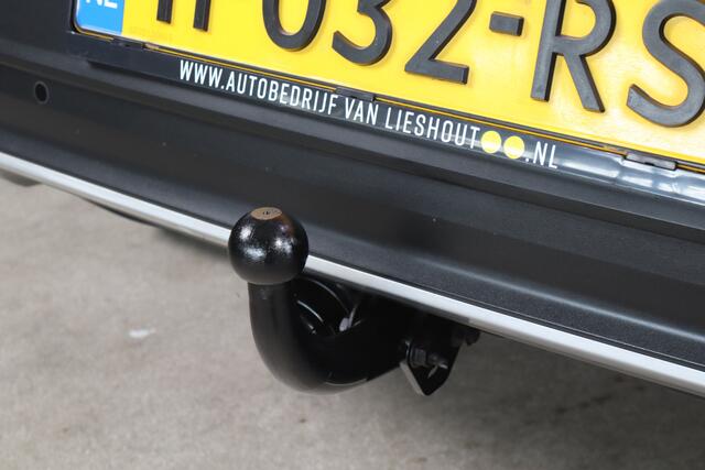 Volkswagen T-Roc 1.5 TSI Sport NL-Auto!! Pano I Trekhaak I Sport.Interieur