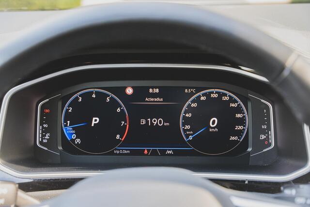 Volkswagen T-Roc 1.5 TSI R-Line Business+ IQ LIGHT | CAMERA | BLIND SPOT | ACC | STOEL- EN STUURVERW