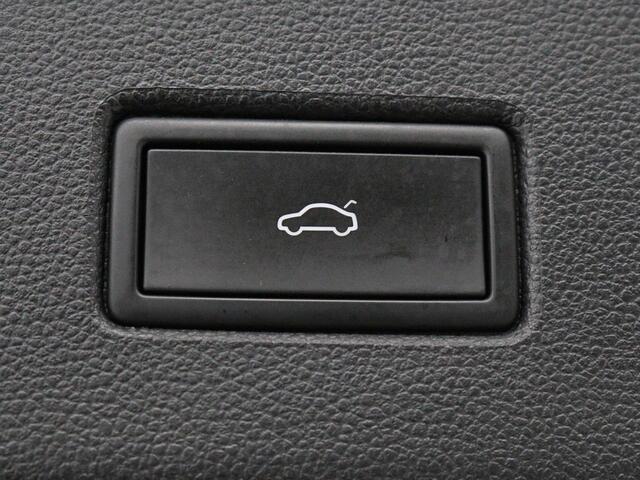 Volkswagen T-Roc 1.0 TSI Style Business | Adaptive cruise | Carplay | Navigatie | DAB | Climate control | Bluetooth | Parkeerhulp