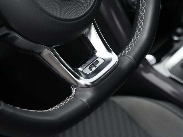 Volkswagen T-Roc 1.5 TSI 150 pk DSG Sport Business R / R-Line | Trekhaak | Achteruitrijcamera | Navigatie | Adaptive Cruise | Digital Cockpit Pro