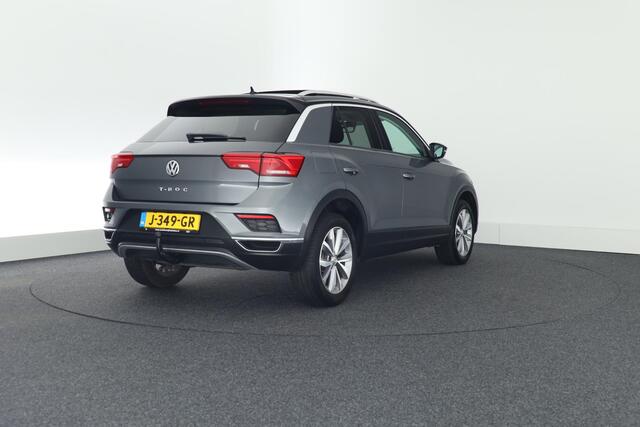 Volkswagen T-Roc 1.5 TSI 150pk DSG Style Trekhaak Camera Stoelverwarming Led Panoramadak Navigatie
