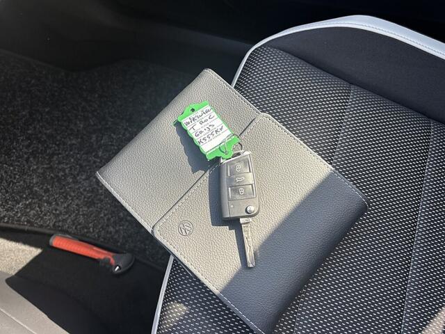 Volkswagen T-Roc 1.5 TSI Sport,led,1/2leer,digid,nav,ecc,th,