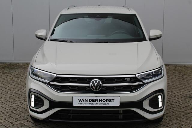 Volkswagen T-Roc 1.5-150pk R-Line Edition DSG-AUTOMAAT ! Gun u het comfort van een automaat ! Slechts 16.500km ! Stoel- en stuurwielverw., IQ-light, Adaptieve cruise cntrl, Navigatie by Apple Carplay/Android auto, Autm. airco dual, Camera, Elektr. achterklep etc.