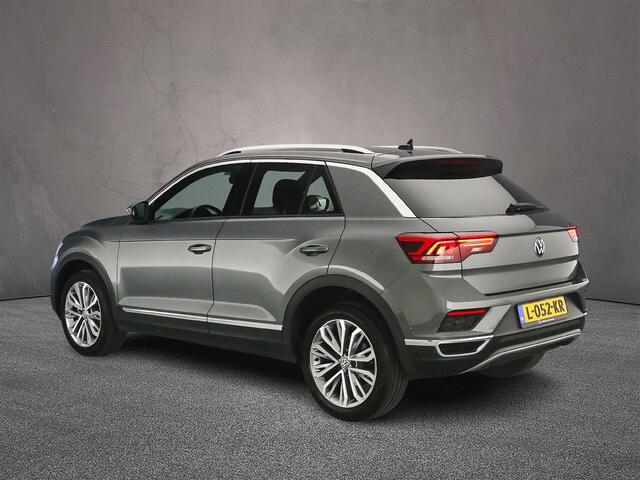 Volkswagen T-Roc Sport 1.5 TSI 150pk DSG Automaat Adaptive cruise control, Elektrische achterklep, Achteruitrijcamera, Navigatie, LED koplampen, Parkeersensoren