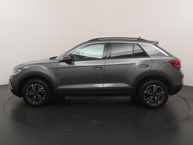 Volkswagen T-Roc 1.0 TSI 110 pk Life Business | Navi | Clima | LED | Stoelverwarming | 4 seiz. banden | Privacy glass