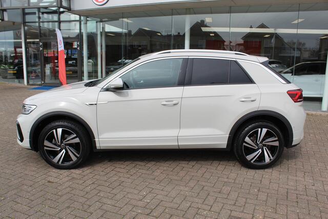 Volkswagen T-Roc 1.5-150pk R-Line Edition DSG-AUTOMAAT ! Gun u het comfort en gemak van een automaat ! Slechts 16.000km ! Winterpakket, Adapt. Cruise Control, Climate Control, Camera, CarPlay