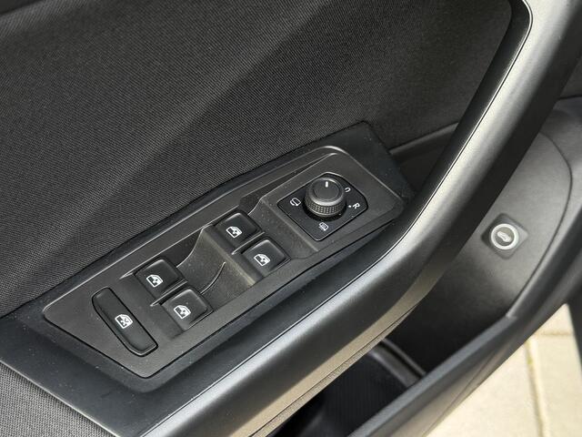 Volkswagen T-Roc 1.0 TSI Life | El.bed. achterklep | PDC voor & achter | App-Navi