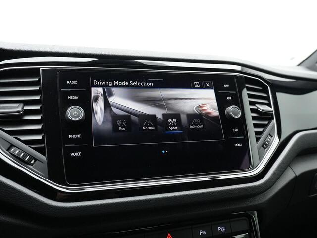 Volkswagen T-Roc Cabrio 1.5 TSI 150 pk DSG R-Line | Trekhaak | Stuur-/stoelverwarming | Navigatie | Adaptive Cruise | Side Assist