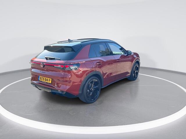 Volkswagen T-Roc 1.5 eTSI R-Line First Edition (360° Camera, Schuif-kanteldak, Elektrische achterklep, etc.)