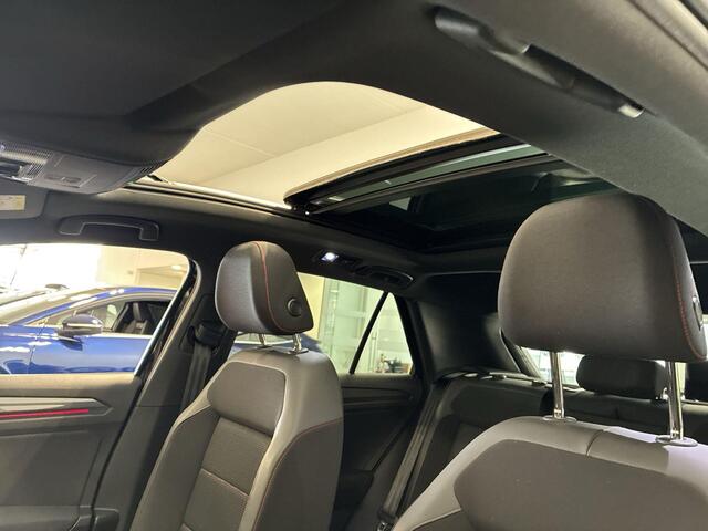 Volkswagen T-Roc 1.5 TSI 150pk DSG Sport · Panoramadak · Apple/Android Car Play · Stoelverwarming · Alarm · Keyless · 17'' Inch ·