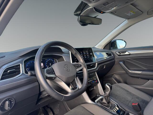 Volkswagen T-Roc 1.0 115pk TSI Life Edition Parkeerassistent (Park Assist) | Adaptive cruise control | 'App-Connect' draadloze smartphone integratie