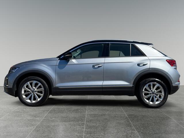 Volkswagen T-Roc 1.0 115pk TSI Life Edition Parkeerassistent (Park Assist) | Adaptive cruise control | 'App-Connect' draadloze smartphone integratie