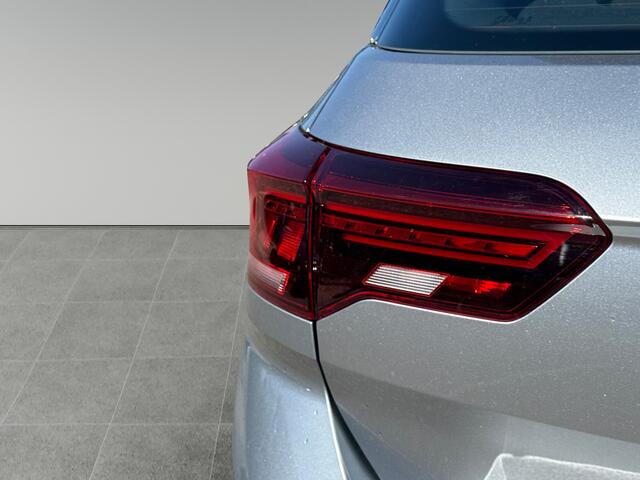 Volkswagen T-Roc 1.0 115pk TSI Life Edition Parkeerassistent (Park Assist) | Adaptive cruise control | 'App-Connect' draadloze smartphone integratie