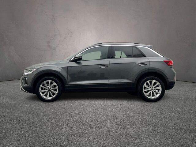 Volkswagen T-Roc Life Edition 1.5 TSI 150pk DSG Automaat Adaptive cruise control, Achteruitrijcamera, LED koplampen, App connect, Parkeersensoren, Airco, DAB, Radio