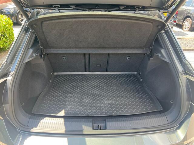 Volkswagen T-Roc 1.5 TSI R-Line virtual cockpit, camera, stoelverw, cruise