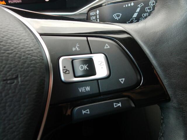 Volkswagen T-Roc 1.0 TSI Style Business, Virtual Cockpit / Carplay + Android Auto / Camera + Sensoren / Adaptive Cruise
