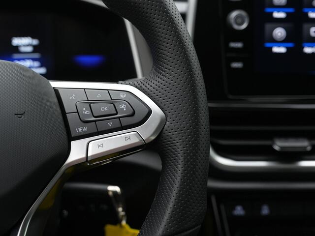 Volkswagen T-Roc Cabrio 1.5 TSI 150 pk DSG R-Line | Trekhaak | Adaptive Cruise | Stuur-/stoelverwarming | Side Assist | Navigatie