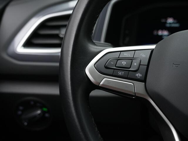 Volkswagen T-Roc 1.5 TSI 150 pk DSG Style | Trekhaak | Achteruitrijcamera | Navigatie | Adaptive Cruise | Stoelverwarming | Keyless Entry