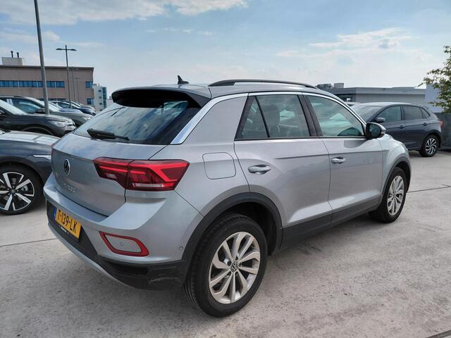 Volkswagen T-Roc 1.0 TSI Life | Mulimedia | LED plus | Trekhaak | 17"