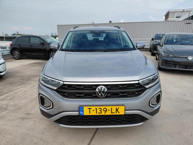 Volkswagen T-Roc 1.0 TSI Life | Mulimedia | LED plus | Trekhaak | 17"