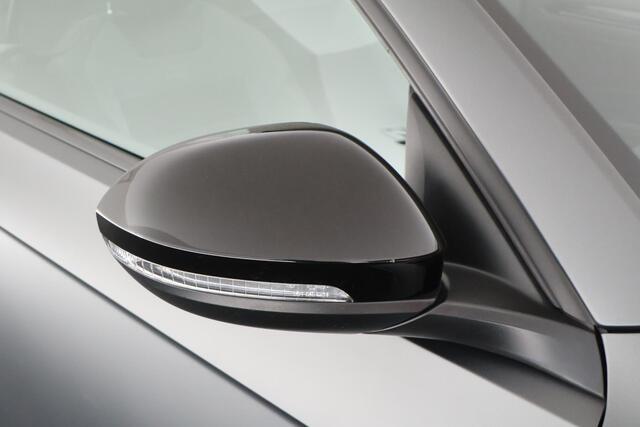 Volkswagen T-Roc Cabrio 1.5 TSI 150pk DSG R-Line Edition Grey Trekhaak Camera Stoelverwarming Navigatie Virtual Cockpit