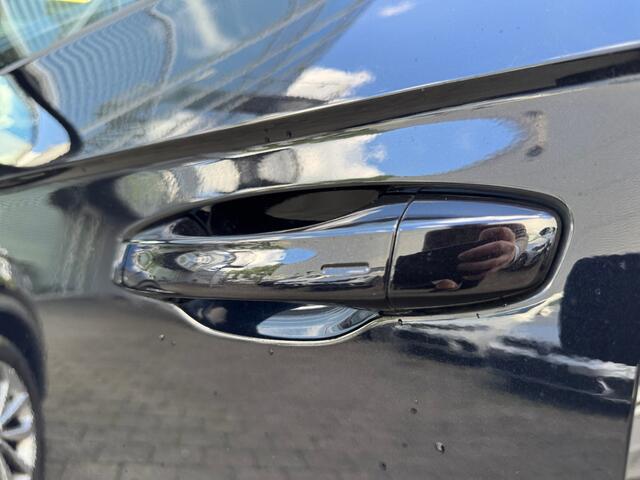 Volkswagen T-Roc 1.0 115pk TSI Life Edition Parkeerassistent (Park Assist) | Achteruitrijcamera 'Rear View' | Adaptive Cruise Control