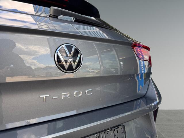 Volkswagen T-Roc 1.5 150pk TSI R-Line Edition Navigatie 'Discover Media' | Afneembare trekhaak | Parkeerassistent (Park Assist)