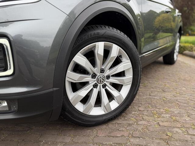 Volkswagen T-Roc 1.5 TSI Sport | Keyless | Camera | Trekhaak | DigiDash |